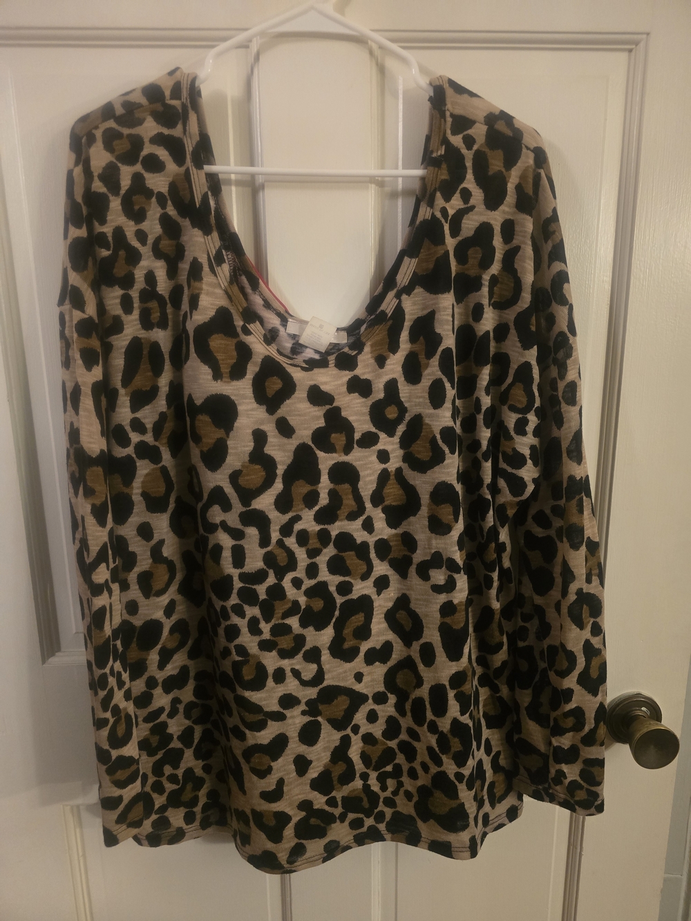 Moa Moa Leopard Print Long Sleeve V-Neck Top - Beige, Brown, Black #379
